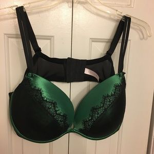 Cacique "Balconette" Satin/Lace Bra 44D